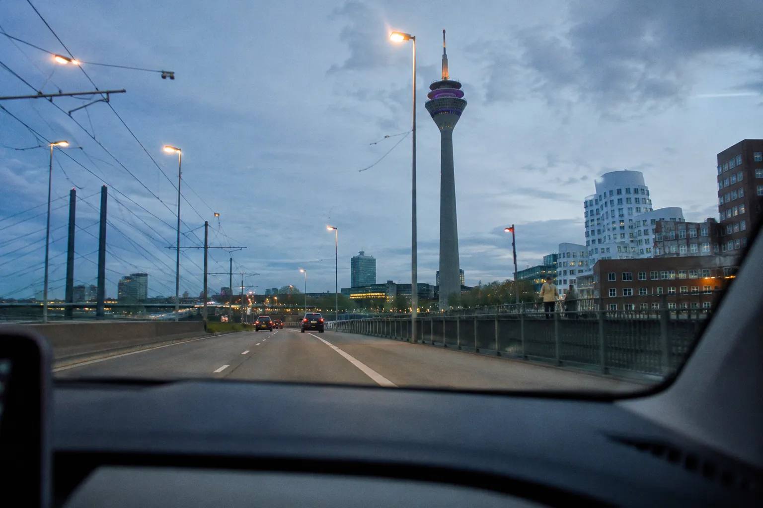 Practical Guide to Car Rental in Düsseldorf, Germany