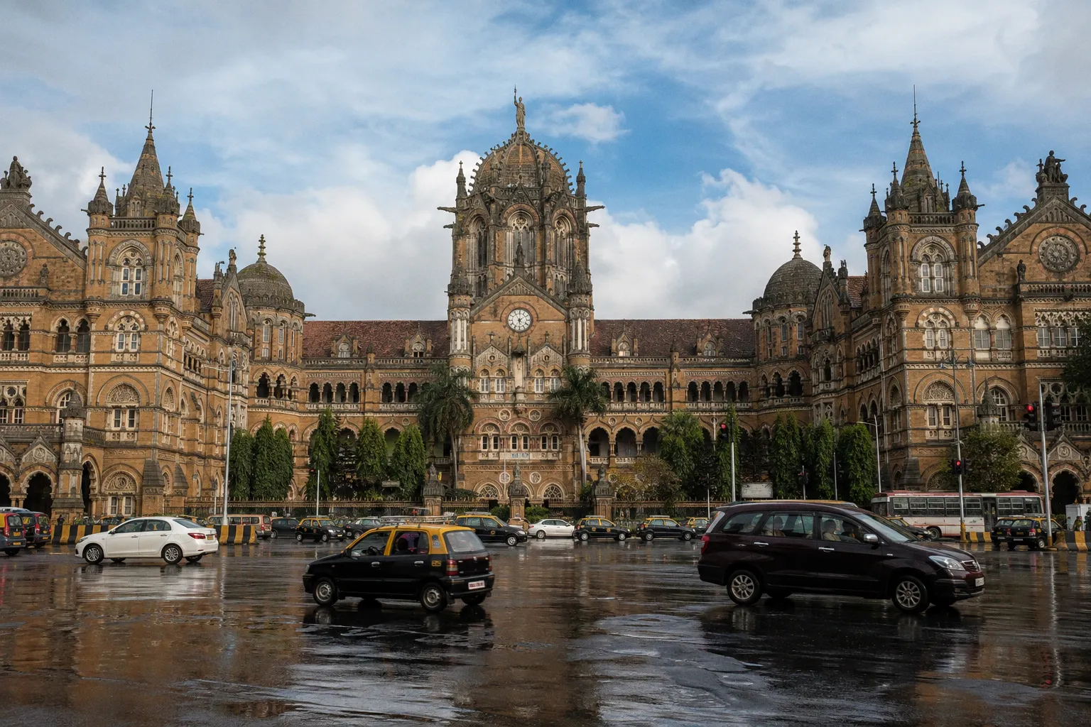Car Rental in Mumbai (India): Practical Guide